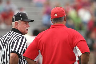 米兰体育app下载-教练战术布置频繁调整引发讨论，教练在布置战术时讲到了常用的比赛阵型